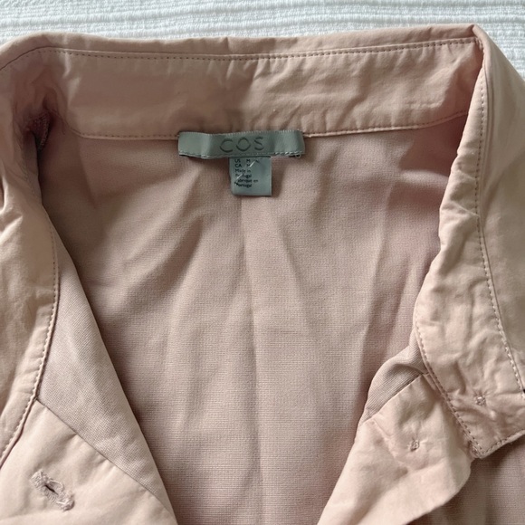 COS collared shirt dress with pockets. Light pink. Simple and chic - Picture 2 of 3